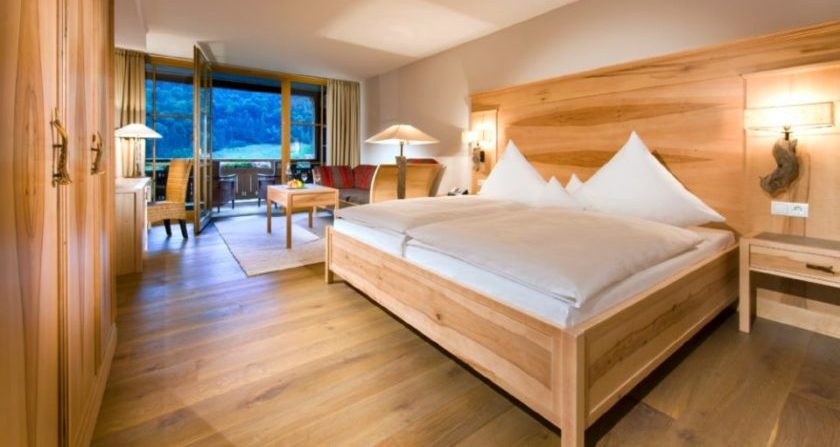 schoenste Ort der Welt Best Western Berghotel Rehlegg Zimmer mit Bergpanorama