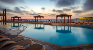 Schoenste Orte der Welt AX Seashells Resort at Suncrest Pool mit Meerblick