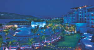 schönste Ort der Welt Breathless Montego Bay Resort & Spa Hotel bei Nacht