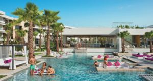 schoenste Orte der Welt Breathless Riviera Cancun Resort & Spa Pool mit Bar