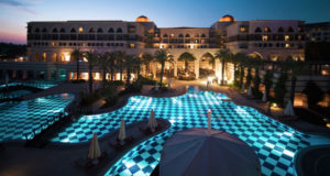 schönste Orte der Welt Kempinski Hotel The Dome Belek Turkey Hotel mit Pool bei Nacht