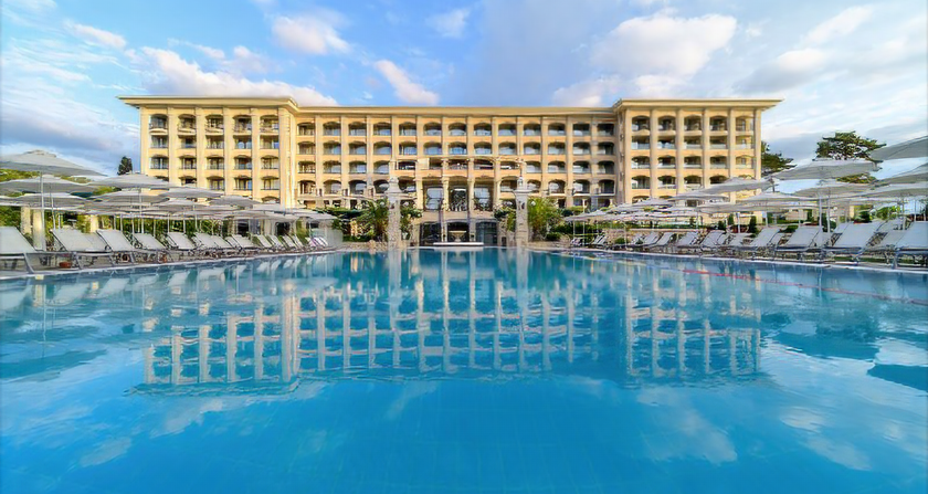schönste Orte Der Welt Astor Garden Bulgarien Pool und Hotel