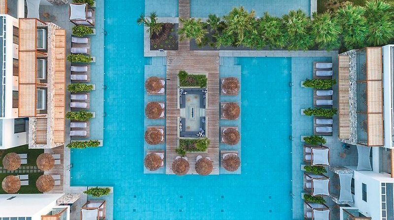 schönste Orte Der Welt Caravia Beach Hotel auf Kos Pool mit Sonnenliegen