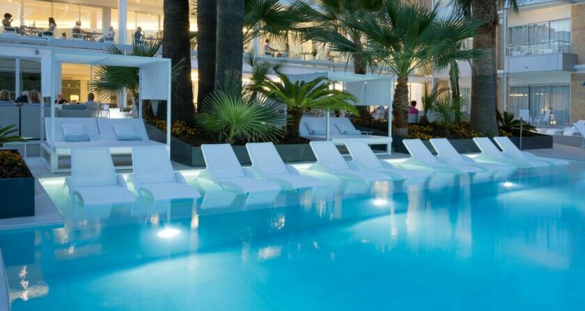 Schönste Orte der WeltMSH Mallorca Senses Hotel Pool mit Liegen